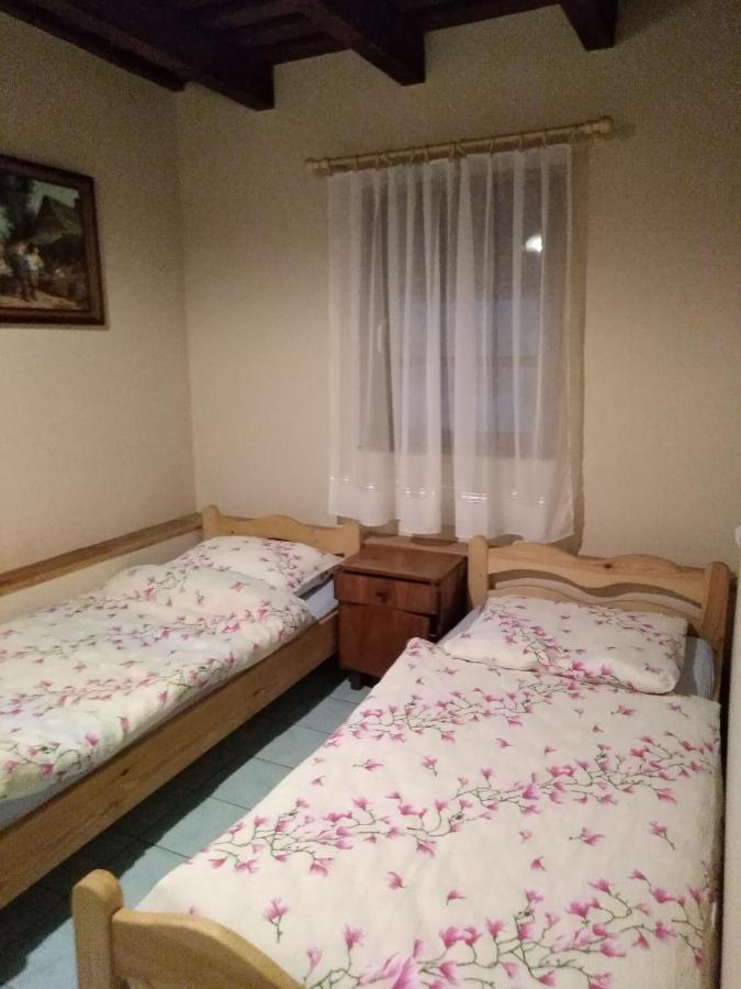 Agroturystyka W Ogrodach Sanok Buitenkant foto
